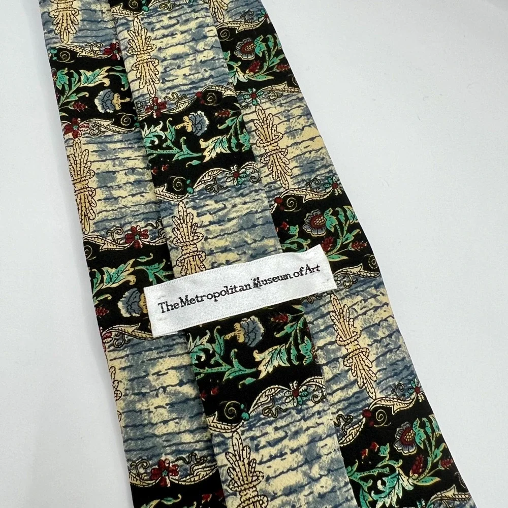 Metropolitan Museum of Art Silk Necktie Mens Floral Pattern Blue Gold‎